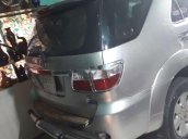 Cần bán lại xe Toyota Fortuner năm 2010, màu bạc xe gia đình