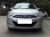 Gia đình bán Hyundai Grand i10 1.1 MT SX 2013, màu bạc, nhập khẩu