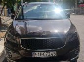 Bán xe Kia Sedona DATH SX 2017, màu nâu, biển HCM