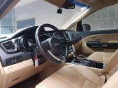 Bán xe Kia Sedona DATH SX 2017, màu nâu, biển HCM