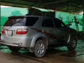 Cần bán gấp Toyota Fortuner năm 2009, màu bạc chính chủ, 550tr