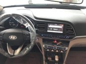 Cần bán xe Hyundai Elantra 1.6 đời 2019, màu trắng, giá chỉ 565 triệu, trả trước 150 triệu