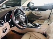 Mercedes-Benz GLC200 2019, chỉ 25km, xe chính hãng, đóng 2% thuế