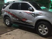 Cần bán gấp Toyota Fortuner năm 2009, màu bạc chính chủ, 550tr