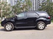 Cần bán lại xe Toyota Fortuner sản xuất 2011, màu đen chính chủ, giá cạnh tranh