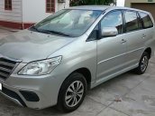 Cần bán Toyota Innova 2.0E 2016, màu bạc