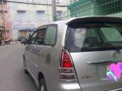 Gia đình bán xe Toyota Innova đời 2008, màu bạc  