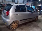 Cần bán gấp Chevrolet Spark sản xuất 2011, màu bạc