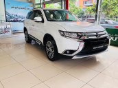 Xe Mitsubishi Outlander 2018, màu trắng chính chủ 