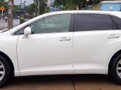 Cần bán gấp Toyota Venza 2.7 sản xuất 2010, màu trắng, xe nhập 