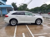 Cần bán gấp Toyota Venza 2.7 sản xuất 2010, màu trắng, xe nhập 