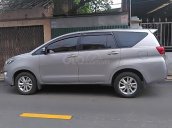 Cần bán Toyota Innova đời 2016, màu bạc xe gia đình