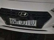Bán Hyundai Accent năm 2018, màu trắng, chính chủ 