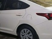 Bán Hyundai Accent năm 2018, màu trắng, chính chủ 