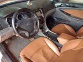 Gia đình bán Hyundai Sonata đời 2011, màu trắng, nhập khẩu