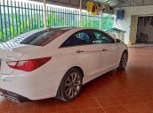 Gia đình bán Hyundai Sonata đời 2011, màu trắng, nhập khẩu