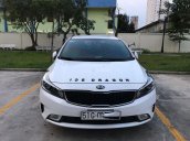 Bán Kia Cerato sản xuất 2017, màu trắng, xe gia đình