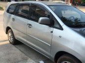 Gia đình bán xe Toyota Innova 2013, màu bạc