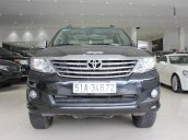 Cần bán xe Toyota Fortuner 2.5G MT sx 2012, màu đen, ghế da, biển SG, giá TL