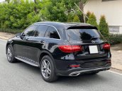 Bán xe Mercedes GLC300 2018 màu đen bản mới nhất có Apple Carplay, trả trước 750 triệu nhận xe ngay