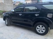 Gia đình bán Toyota Fortuner sản xuất 2009, ĐK 2010 màu đen