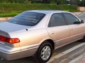 Cần bán xe cũ Toyota Camry đời 2001, màu hồng
