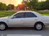 Cần bán xe cũ Toyota Camry đời 2001, màu hồng