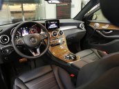 Mercedes GLC 250 4Matic màu đỏ, sản xuất và đăng ký 10/2019, tên tư nhân