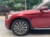 Mercedes GLC 250 4Matic màu đỏ, sản xuất và đăng ký 10/2019, tên tư nhân