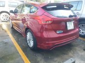 Ford Focus đời 2018, màu đỏ, hỗ trợ vay 70%, bảo hành chính hãng