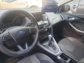 Ford Focus đời 2018, màu đỏ, hỗ trợ vay 70%, bảo hành chính hãng