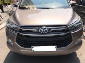 Cần bán xe Toyota Innova đăng kí lần đầu 2017, màu titan