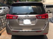 Cần bán xe Toyota Innova đăng kí lần đầu 2017, màu titan