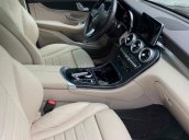 Mercedes GLC300 - 4Matic đời 2017 màu đen/kem xuất sắc. ĐT: 0936125888