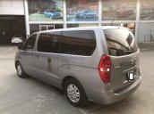 Bán Hyundai Starex năm sản xuất 2016, màu xám (ghi), xe nhập, máy dầu, số sàn, 1 chủ mua mới từ đầu, biển Bình Dương