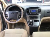 Bán Hyundai Starex năm sản xuất 2016, màu xám (ghi), xe nhập, máy dầu, số sàn, 1 chủ mua mới từ đầu, biển Bình Dương