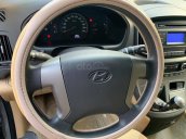 Bán Hyundai Starex năm sản xuất 2016, màu xám (ghi), xe nhập, máy dầu, số sàn, 1 chủ mua mới từ đầu, biển Bình Dương
