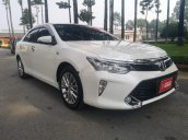 Bán ô tô Toyota Camry sản xuất 2018, màu trắng còn mới