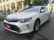 Bán ô tô Toyota Camry sản xuất 2018, màu trắng còn mới