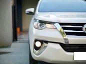 Bán nhanh Toyota Fortuner 2017, số tự động màu trắng