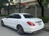 Cần bán gấp Mercedes C250 Exclusive sản xuất năm 2016, màu trắng