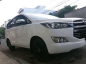 Bán Toyota Innova 2.0E năm sản xuất 2017, màu trắng  