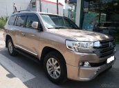 Bán Toyota Land Cruiser VX 4.6 nhập Nhật Bản màu vàng, sản xuất 2016, biển Hà Nội