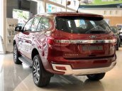 Ford Everest khuyến mãi khủng tặng kèm phụ kiện chính hãng