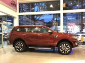 Ford Everest khuyến mãi khủng tặng kèm phụ kiện chính hãng