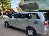 Bán Toyota Innova đời 2011, màu bạc