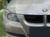 Cần bán xe BMW 320i, sản xuất 2007, số tự động, màu xám