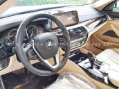 Bán BMW 530i màu trắng giao ngay, ưu đãi 3 năm bảo dưỡng, bảo hiểm, 7 đặc quyền BMW