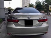 Gia đình cần bán xe Camry 2017, số tự động, bản 2.0, màu vàng cát