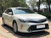 Đi nước ngoài bán Camry 2.0, màu trắng, năm 2018